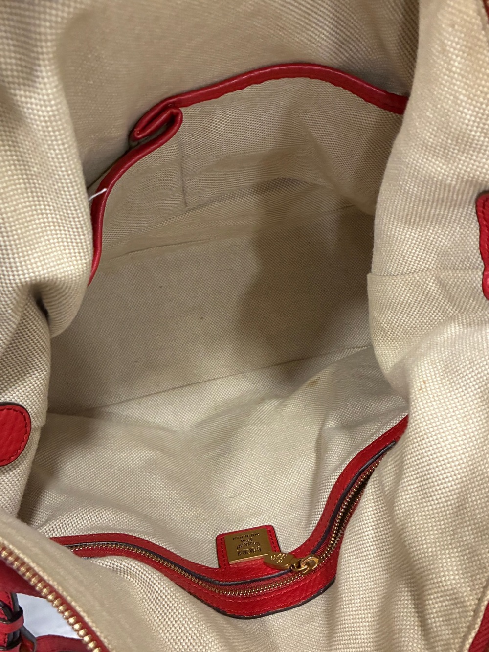 MCM red Pebbled Leather Women’s Shoulder Bag with Gold Plaque-preowned - Picture 5 of 9